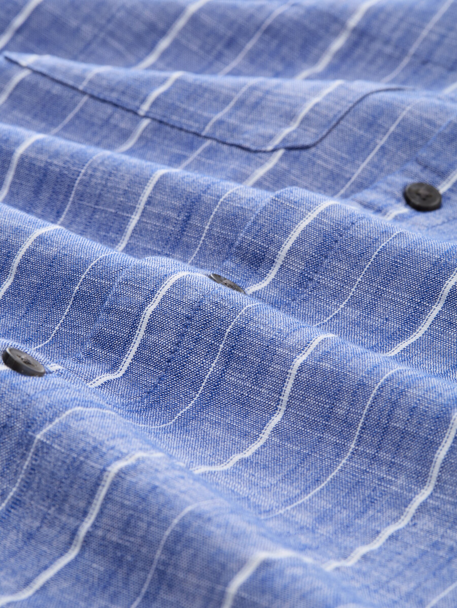 camisa de corte relajado con contenido de lino