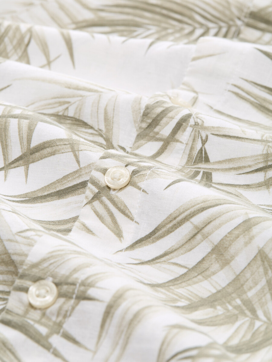 camisa de corte relajado con contenido de lino
