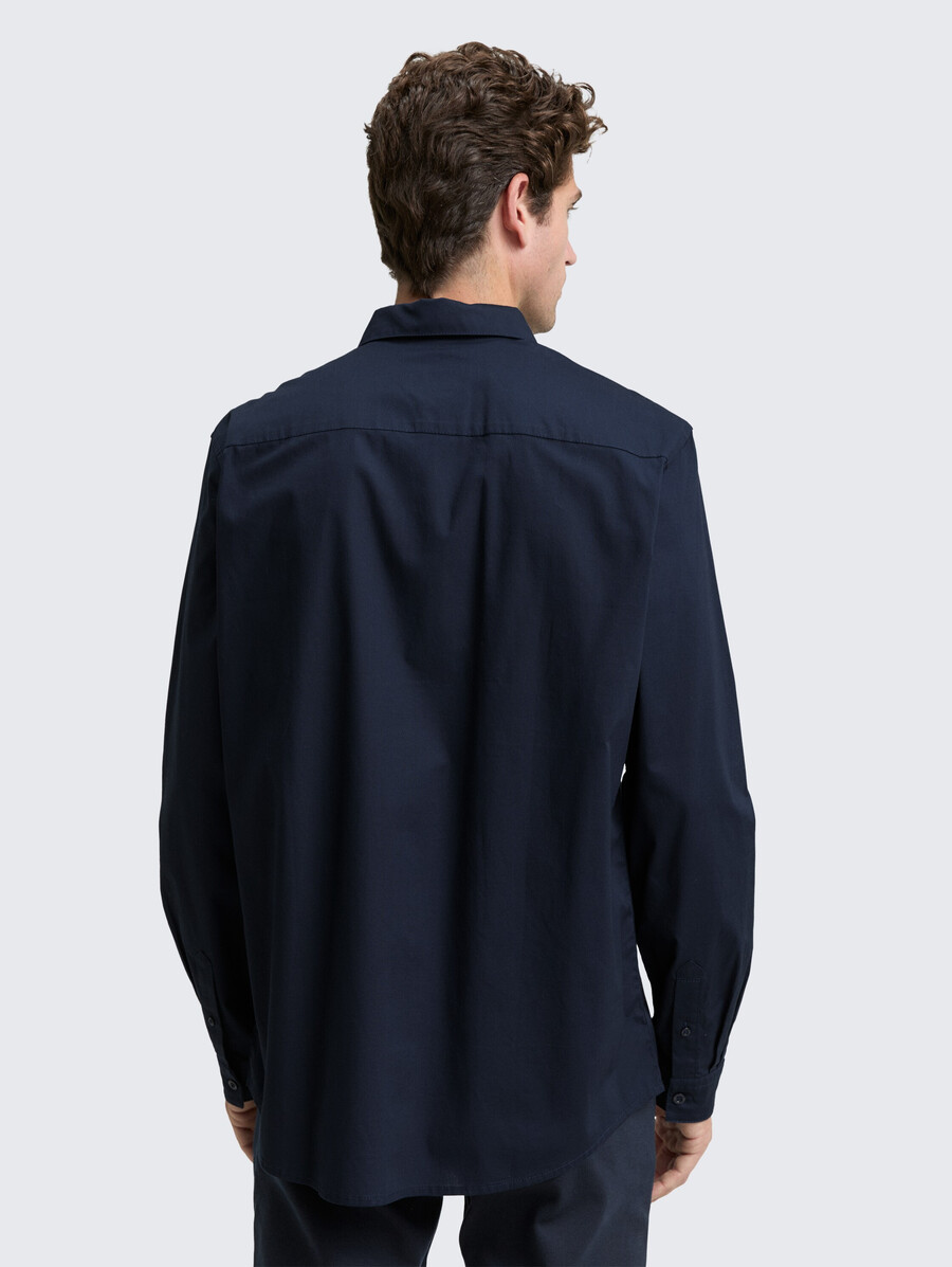 camisa de corte regular con elástico