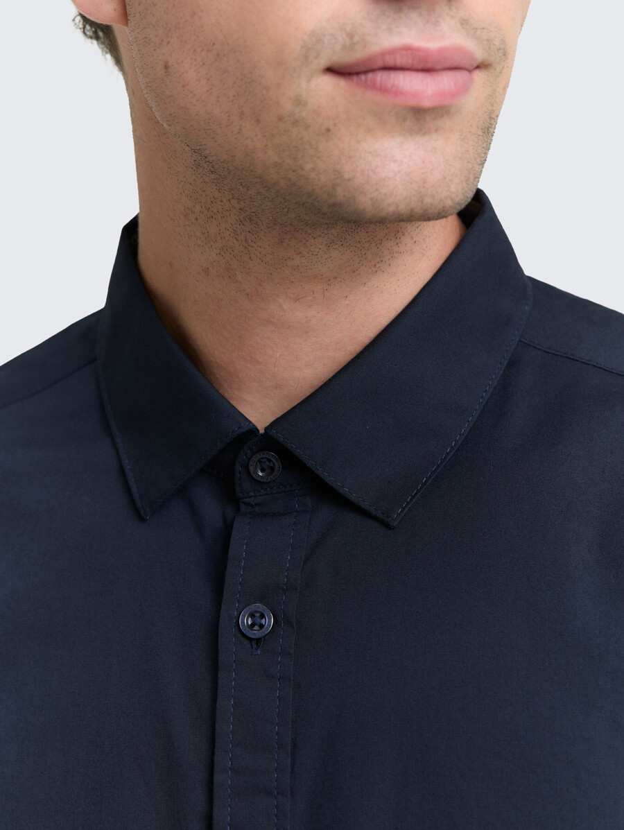 camisa de corte regular con elástico