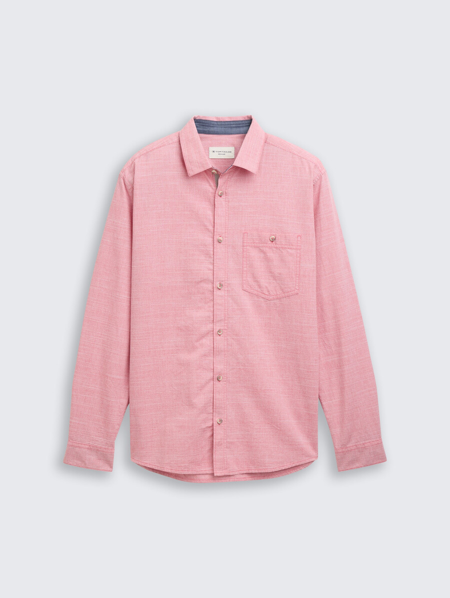 camisa de corte regular con bolsillo en el pecho