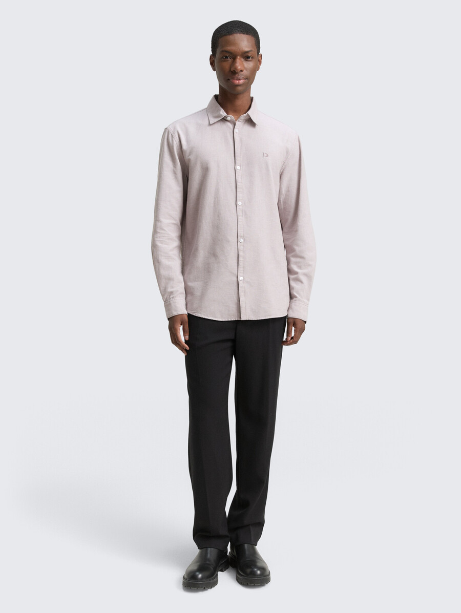 camisa de corte regular con bordado de logo