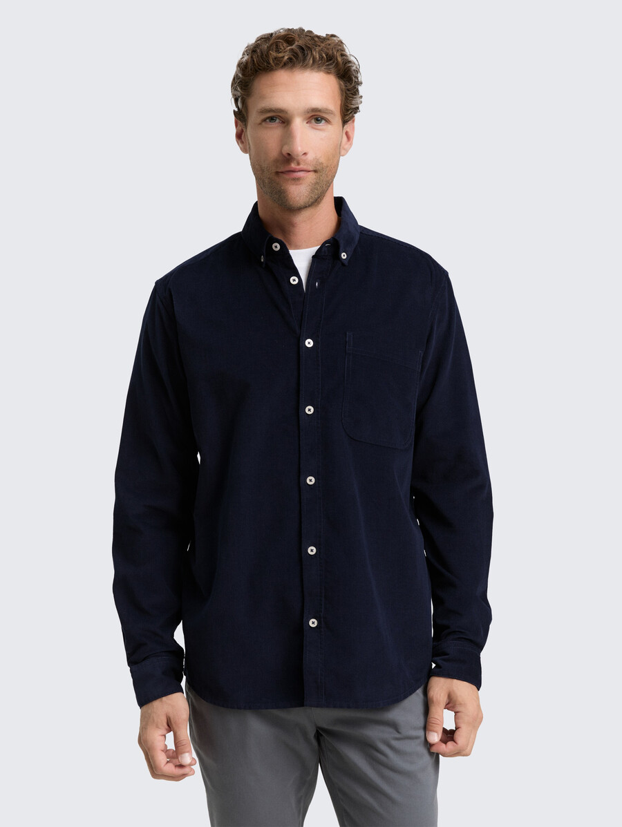 camisa de pana de corte regular con bolsillo en el pecho