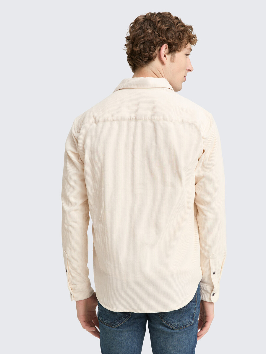 camisa de pana de corte relajado con bolsillo en el pecho