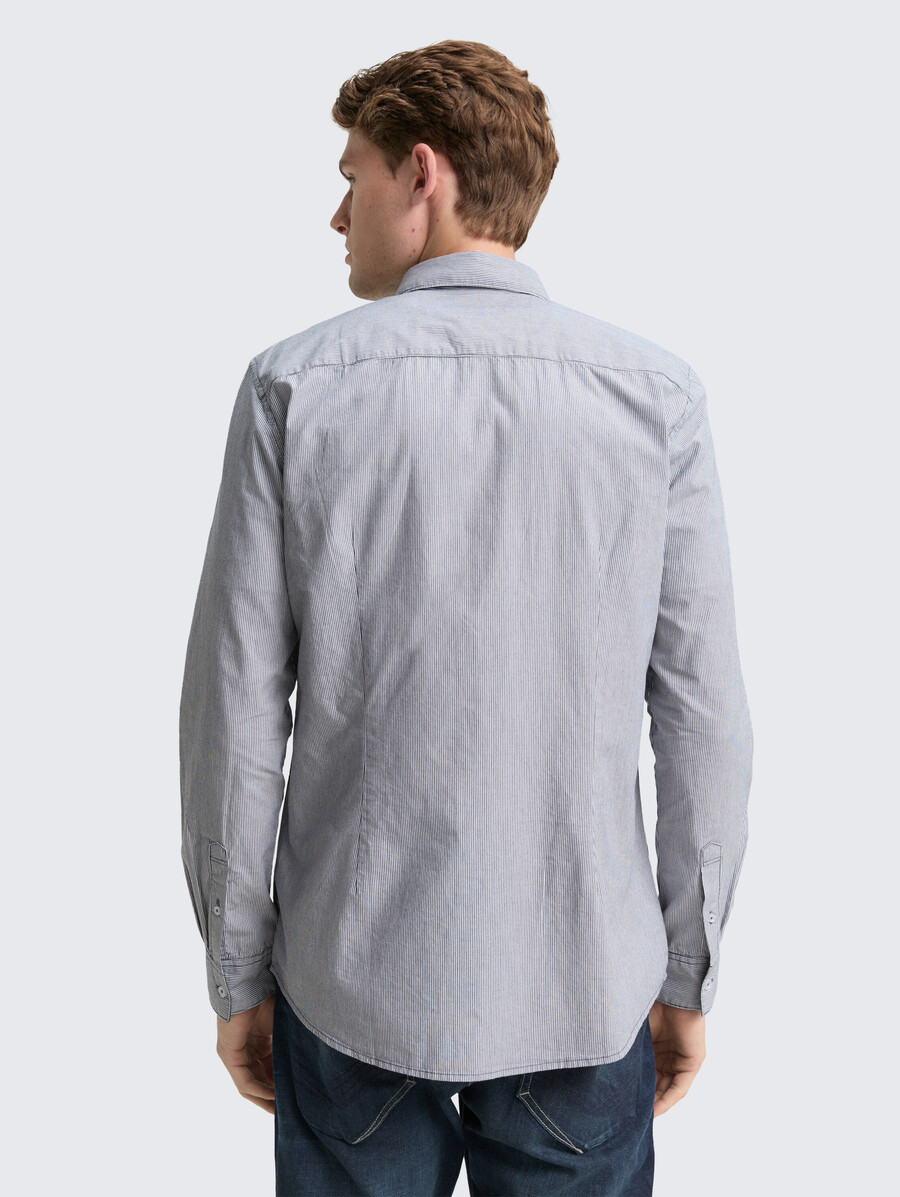 camisa de algodón ajustada