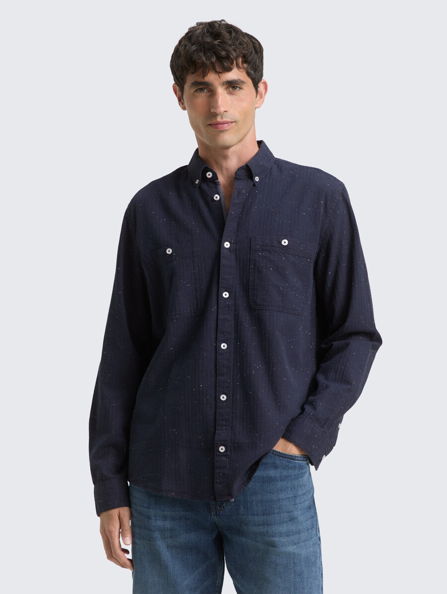 camisa de corte regular con look jaspeado