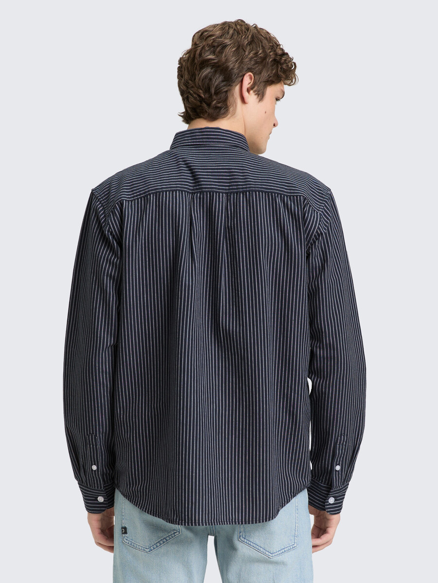 camisa de algodón de corte relajado