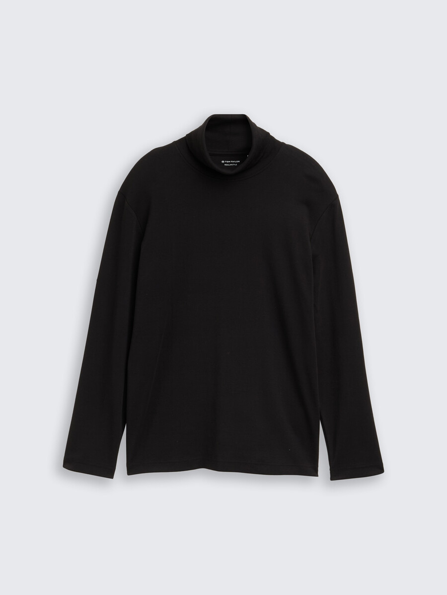 camisa básica de cuello alto
