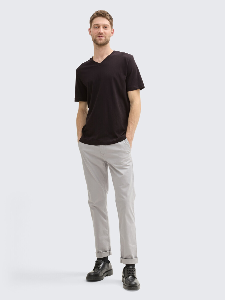 camiseta básica en pack de 2 con escote en pico