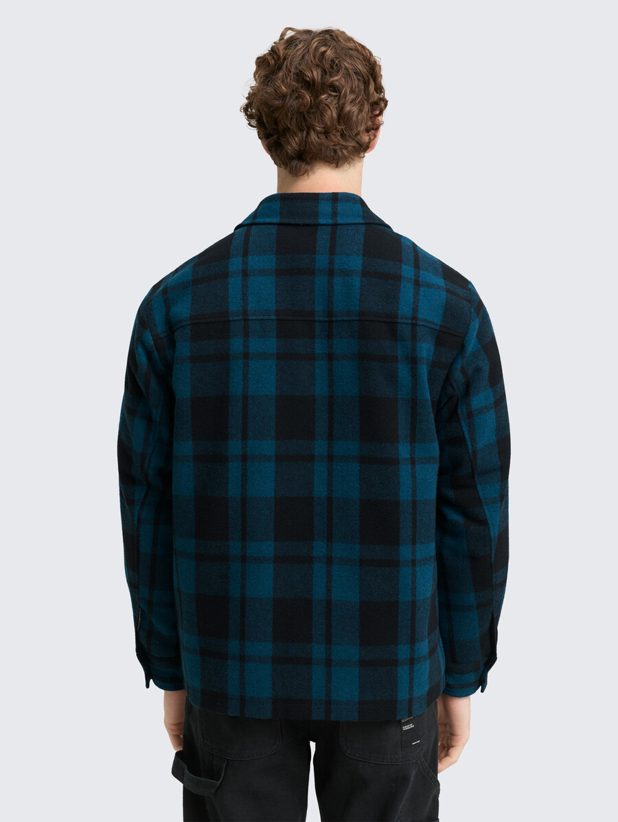 chaqueta tipo sobrecamisa con efecto lana