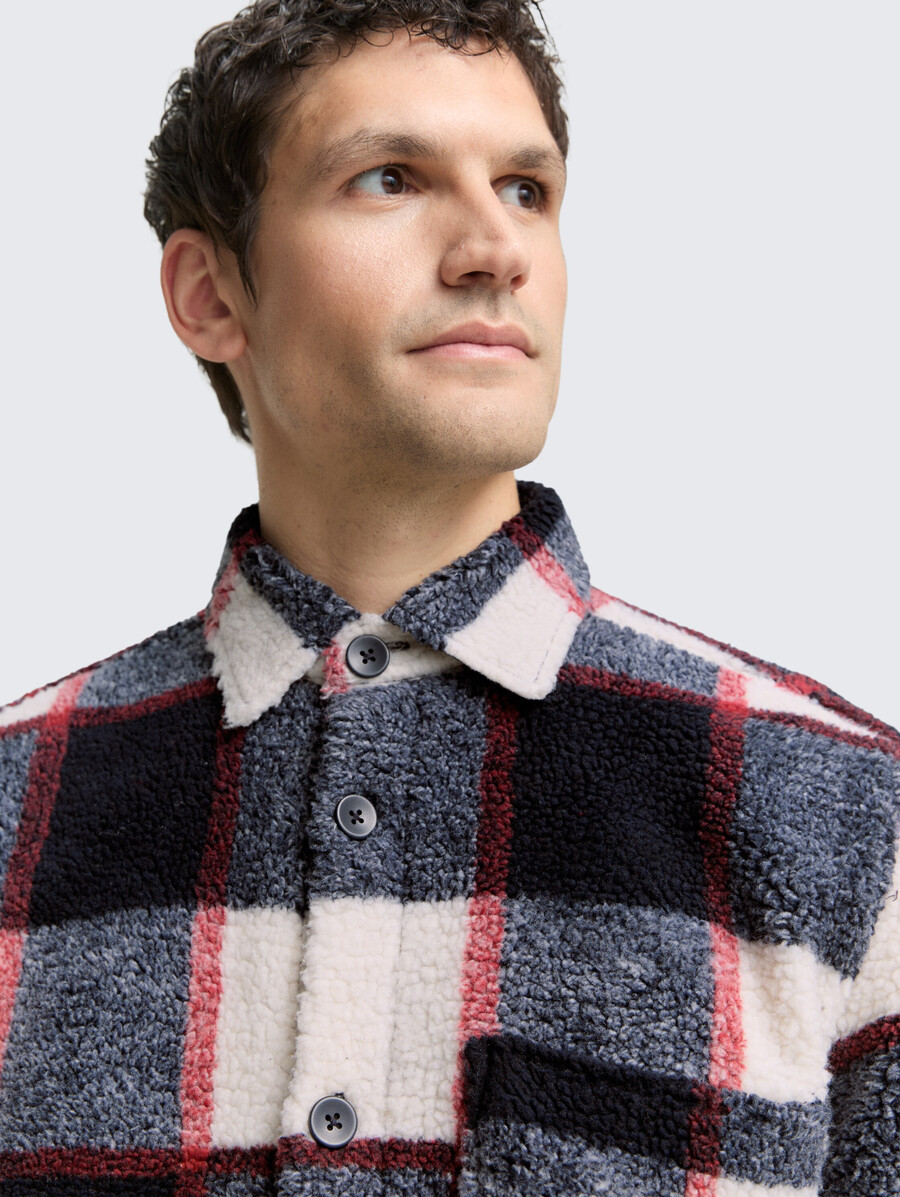 sobrecamisa de peluche con estampado de cuadros