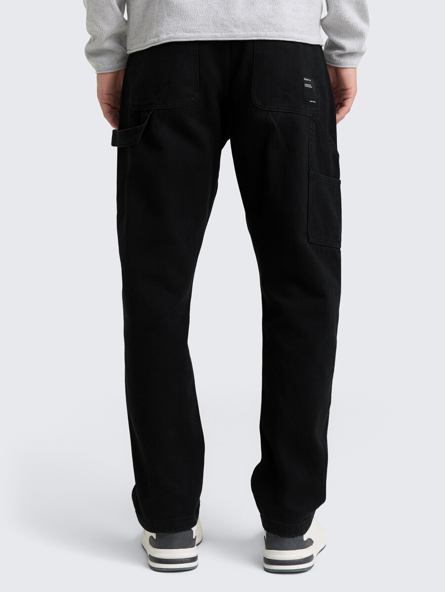 vaqueros holgados de look utilitario