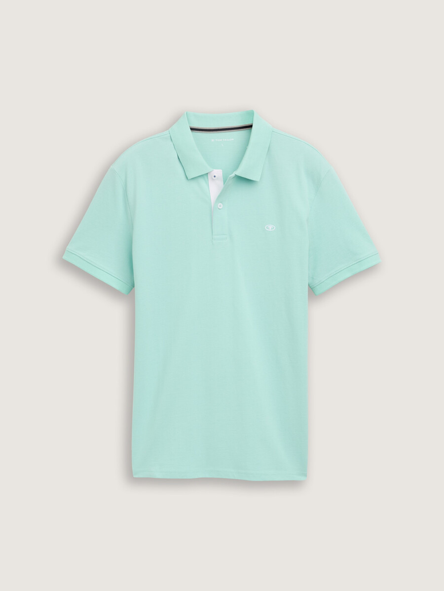 polo de piqué con logo bordado