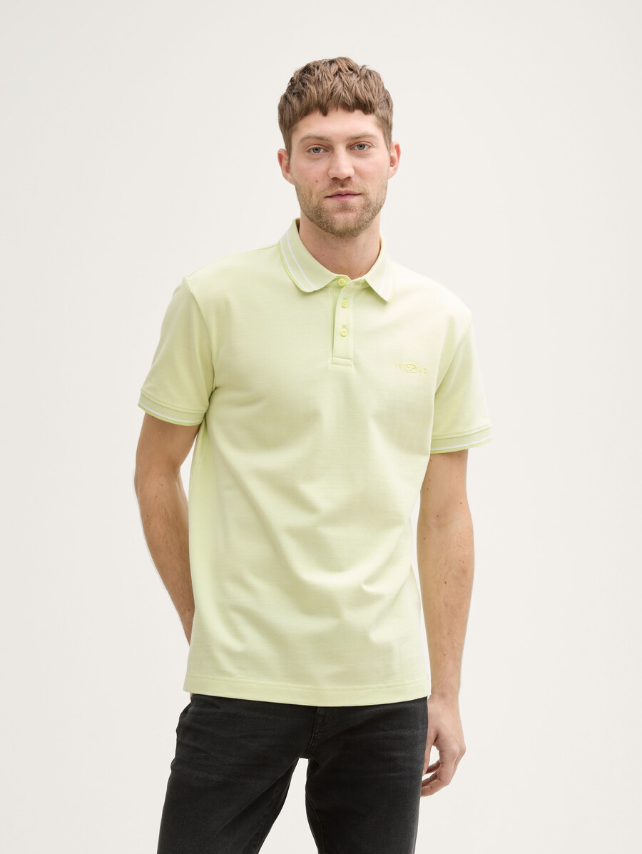polo de piqué con elástico