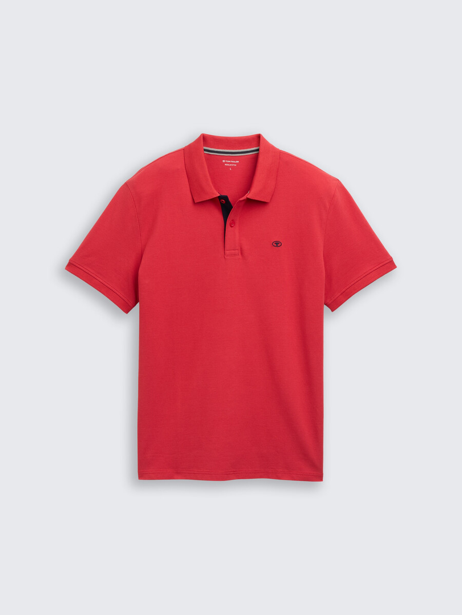 polo de piqué con logo bordado