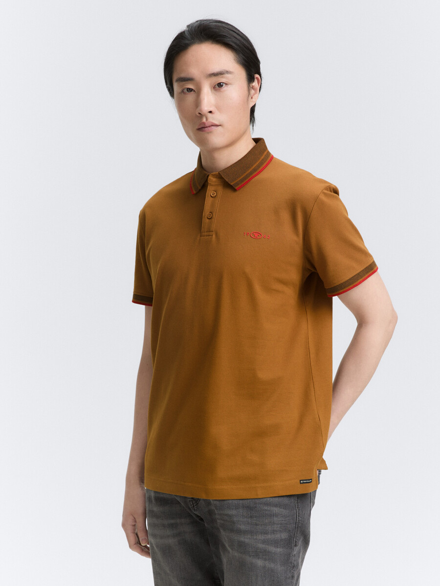 polo de piqué con elástico