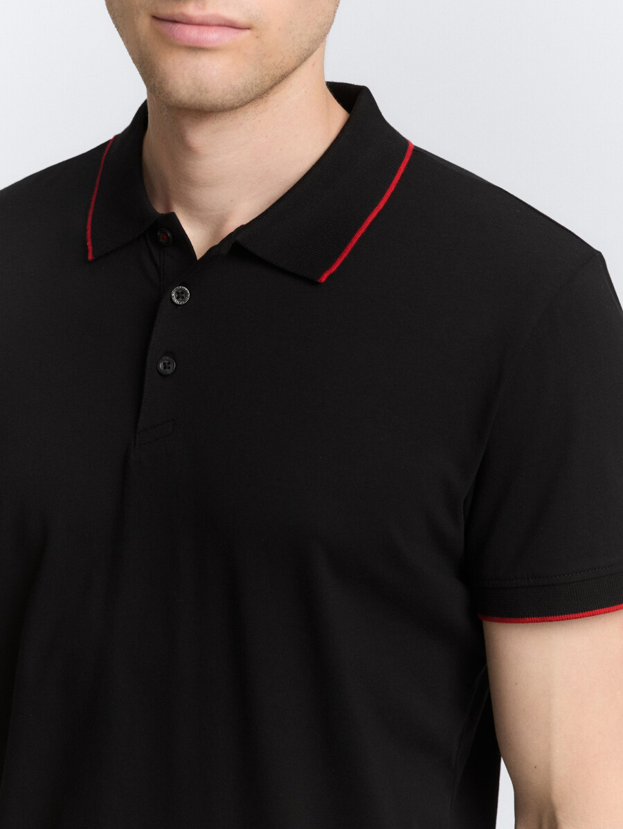 polo de jersey ajustado con elástico