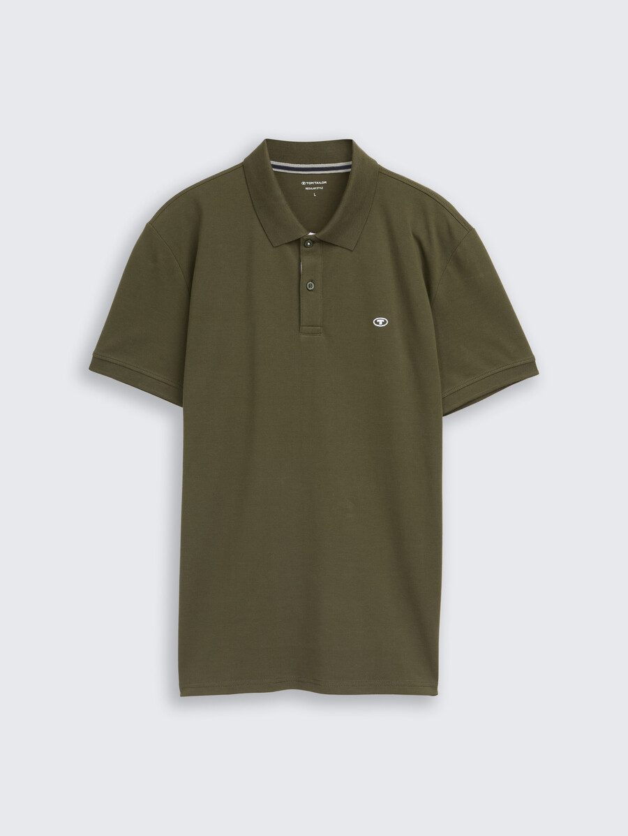 polo de piqué con logo bordado