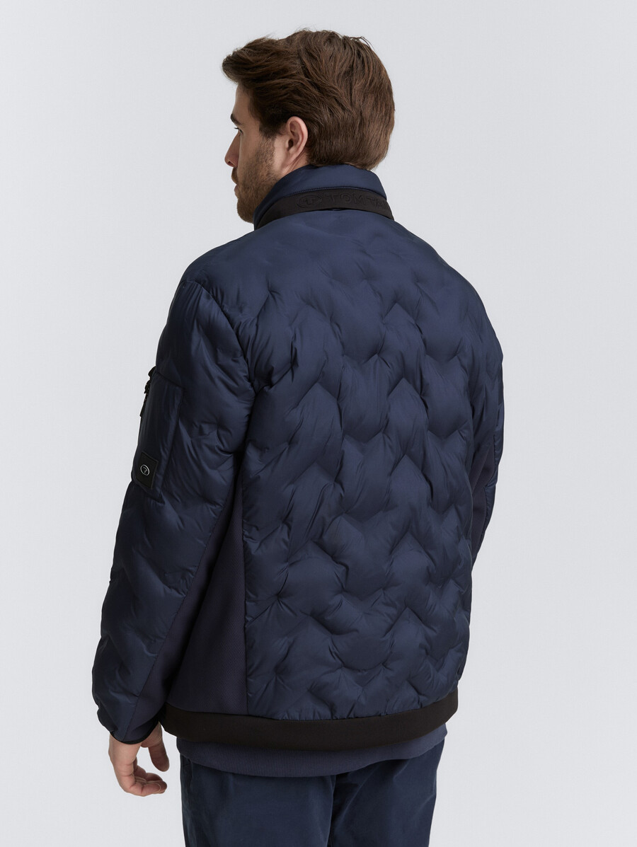 talla grande chaqueta acolchada ligera híbrida con capucha plegable