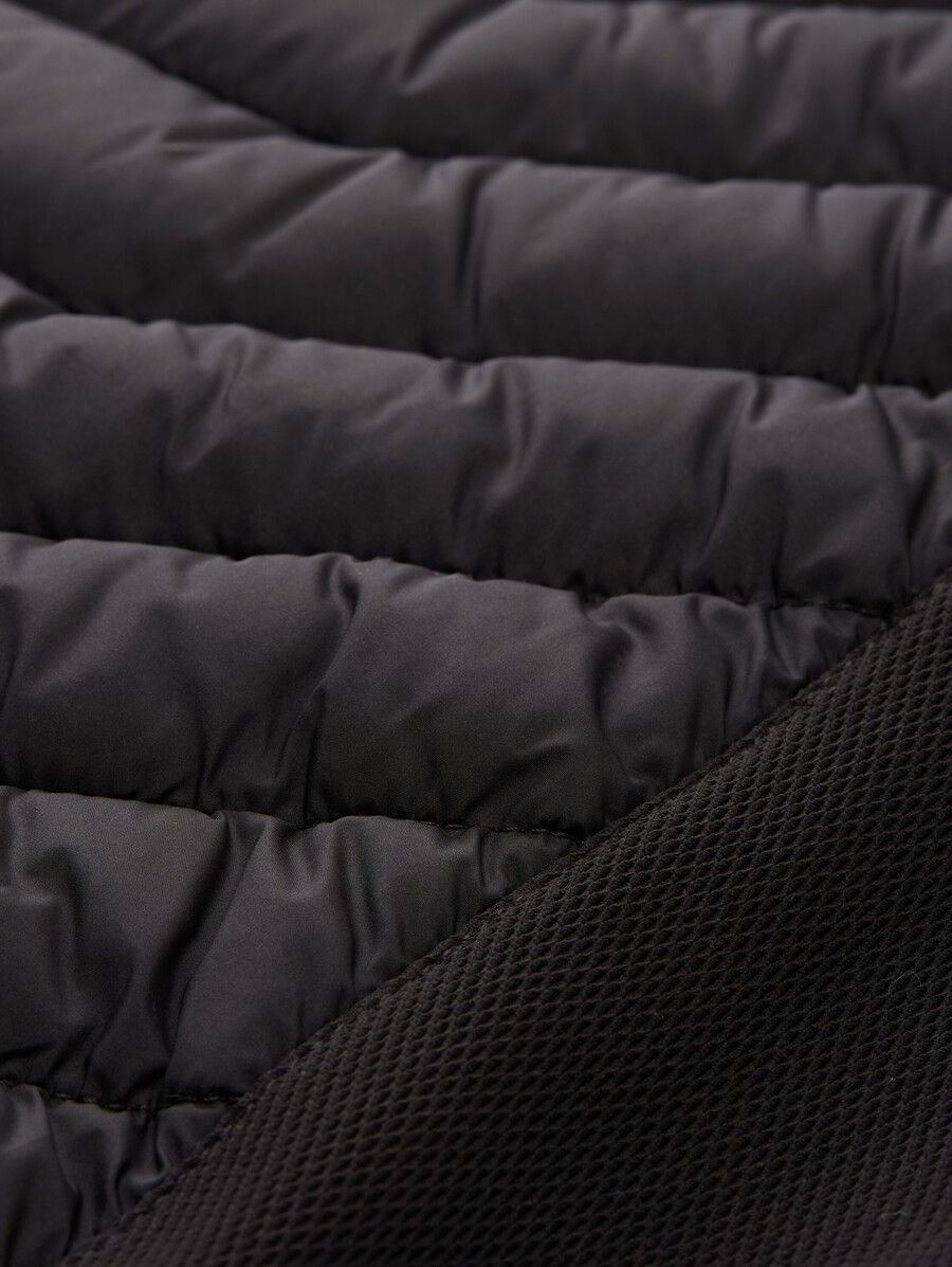 talla grande - chaqueta acolchada ligera híbrida con cuello alto