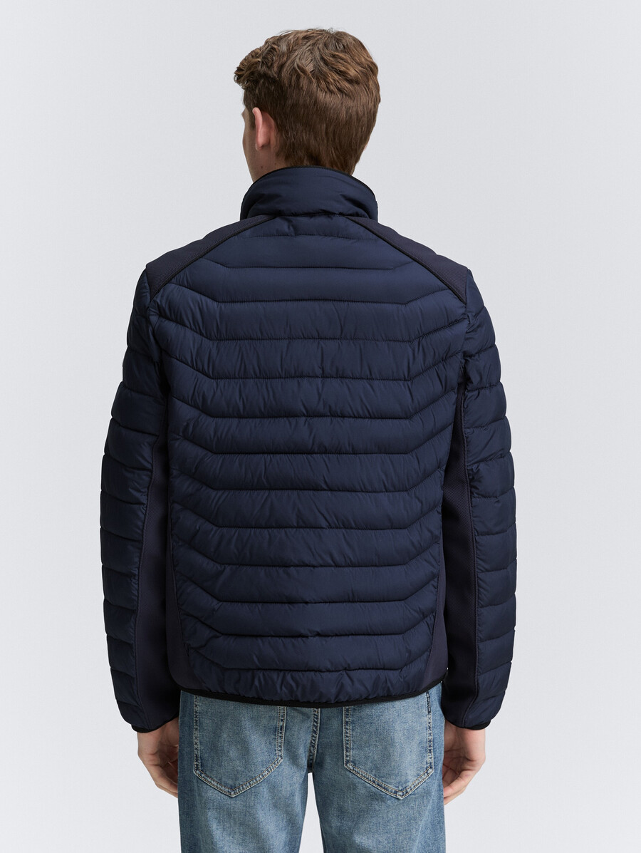 chaqueta acolchada híbrida ligera