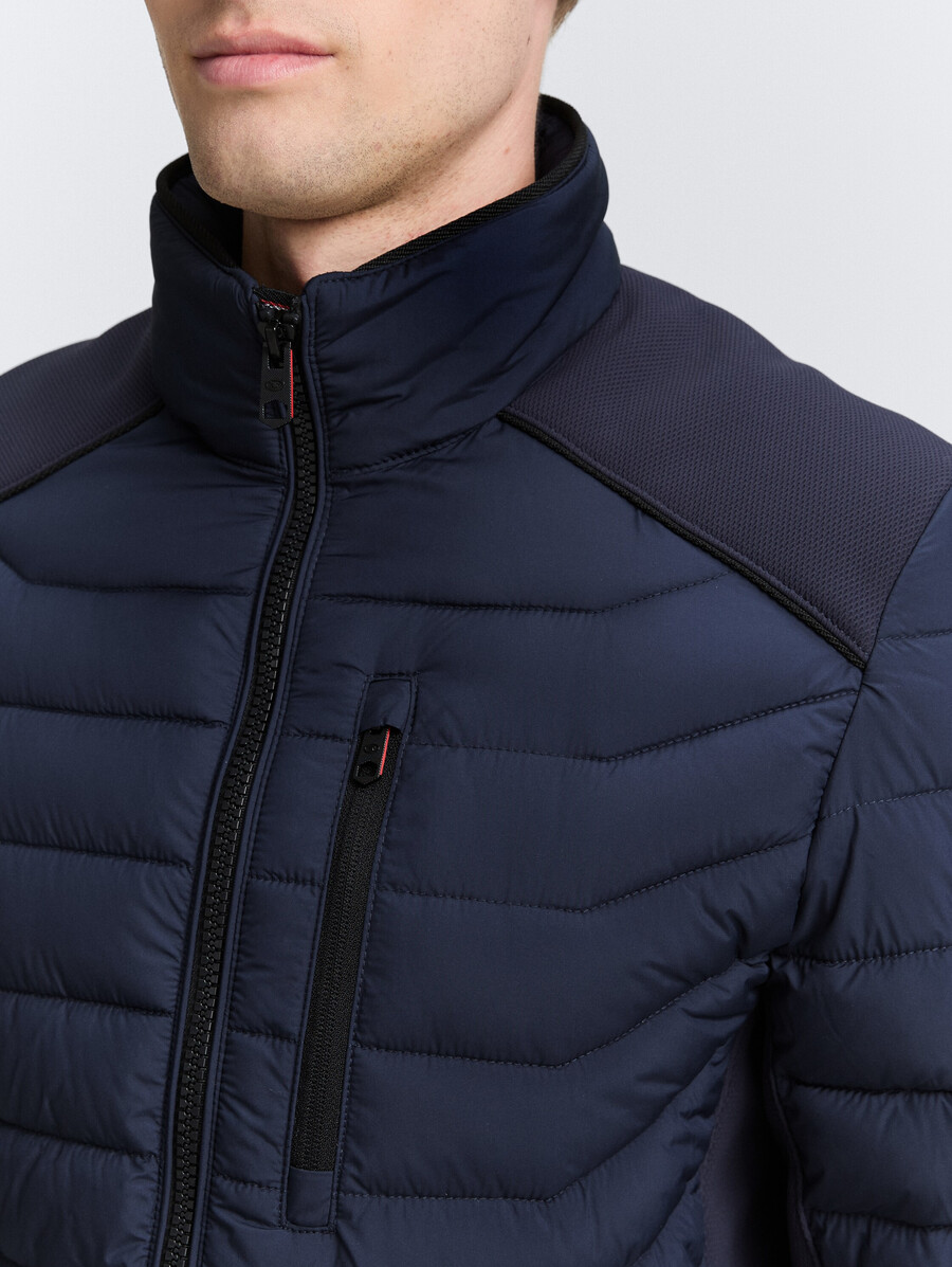 chaqueta acolchada híbrida ligera