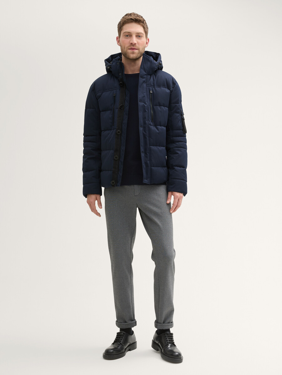 chaqueta acolchada con capucha desmontable