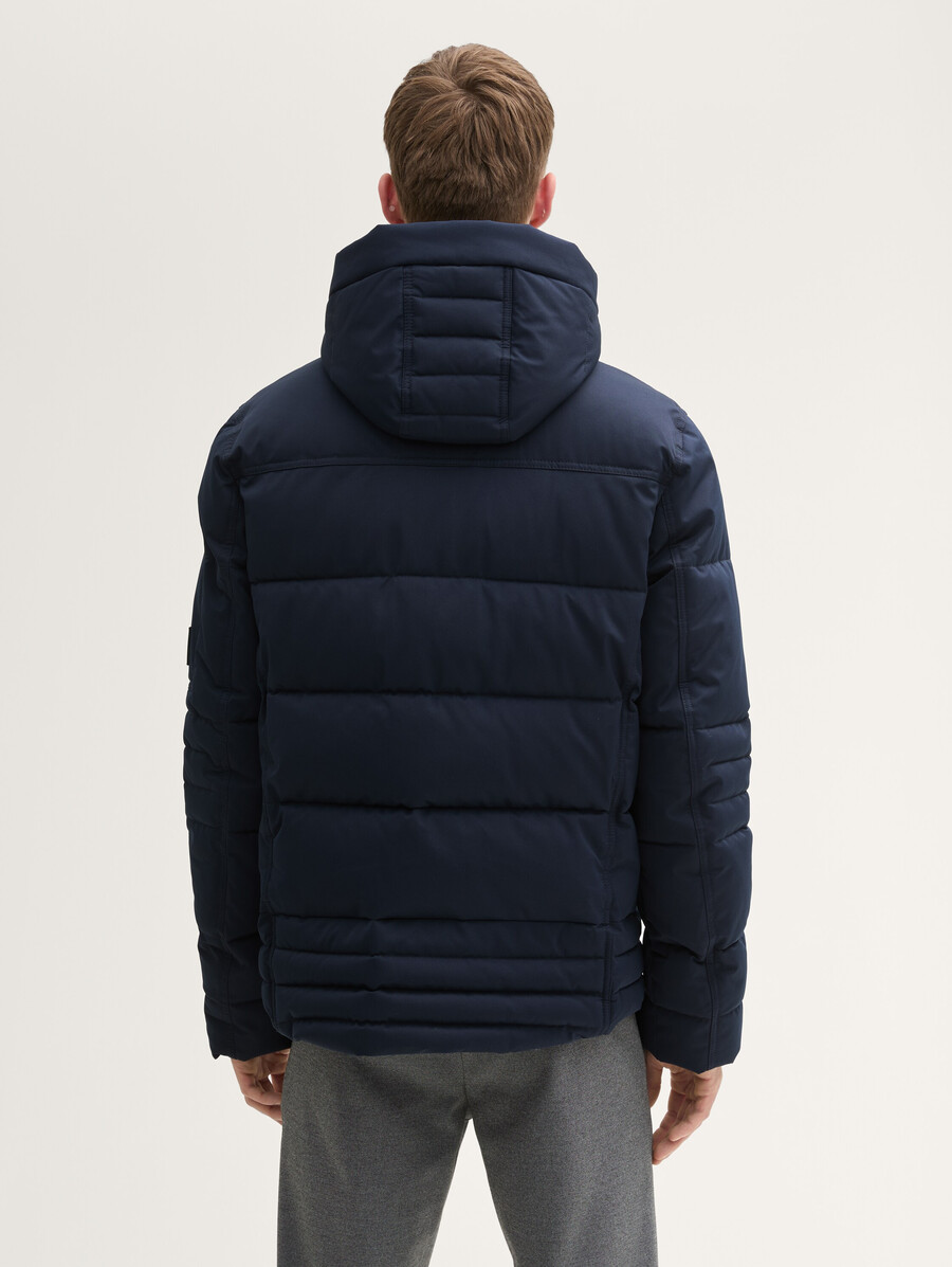 chaqueta acolchada con capucha desmontable