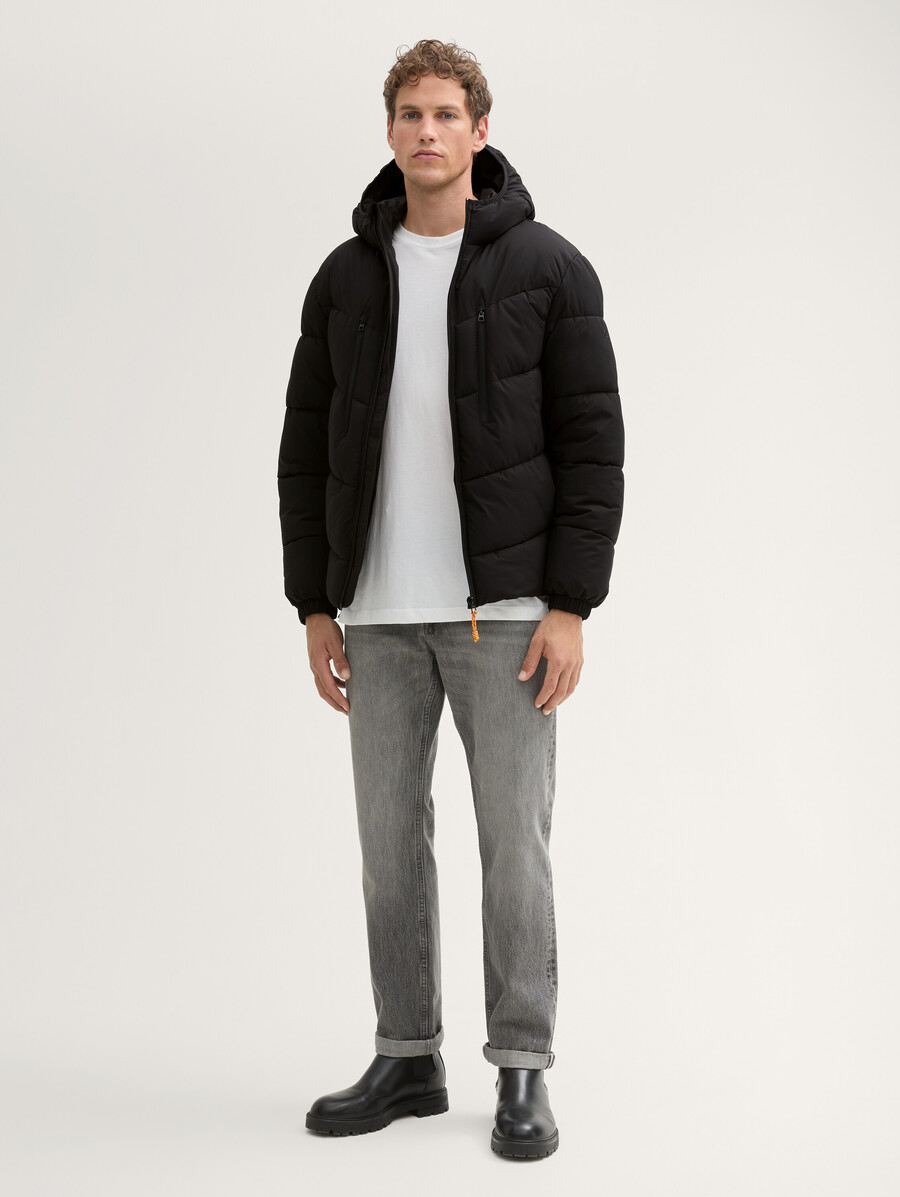 chaqueta acolchada con capucha