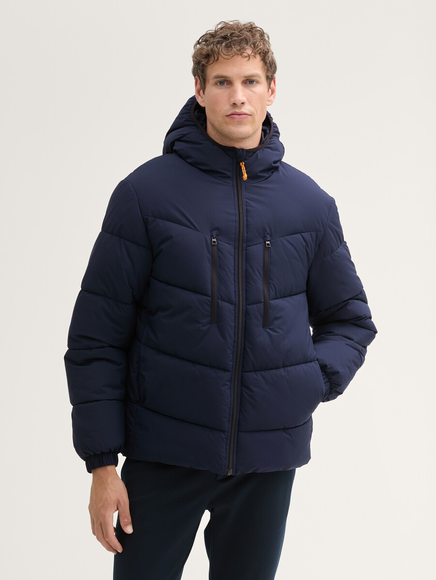 chaqueta acolchada con capucha