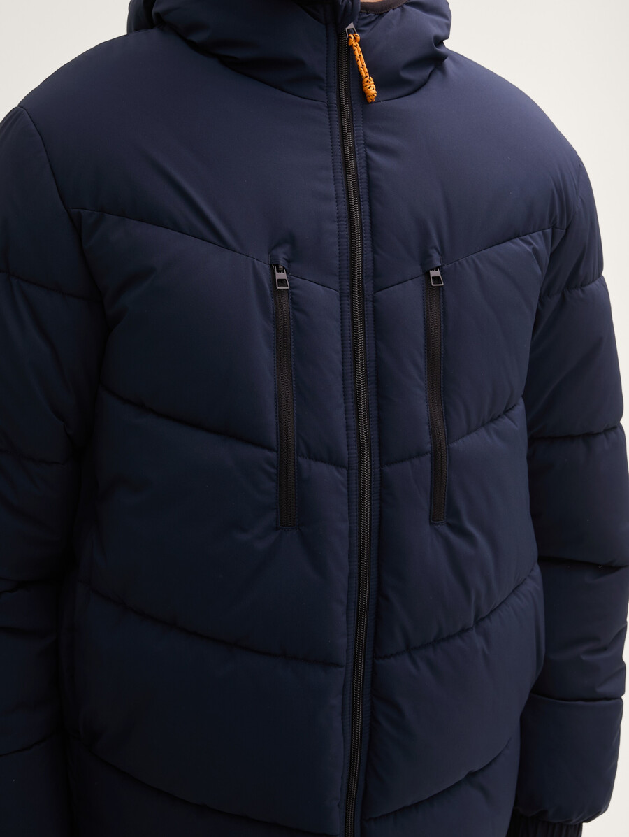 chaqueta acolchada con capucha