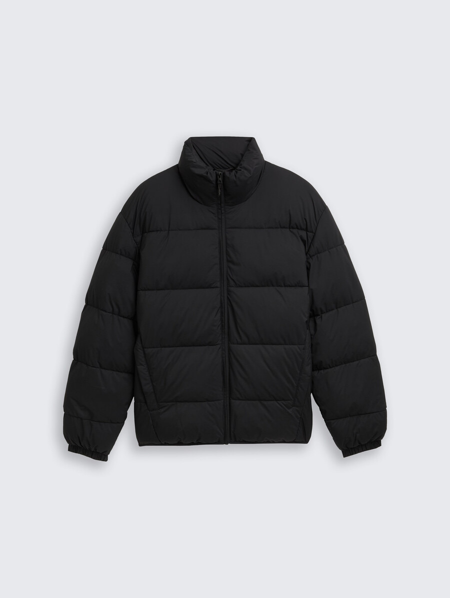 chaqueta acolchada ligera con cuello alto
