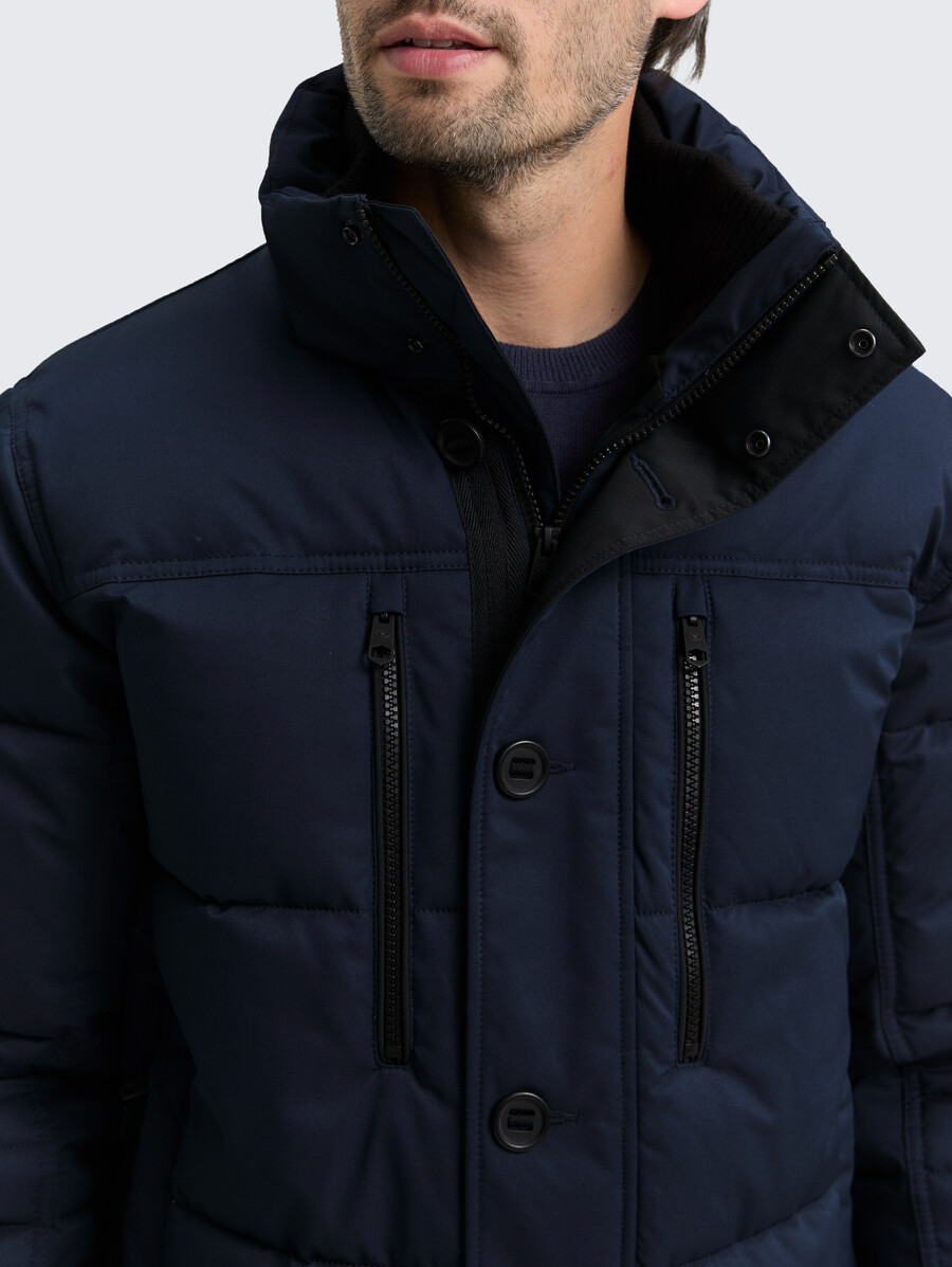 chaqueta acolchada con capucha desmontable