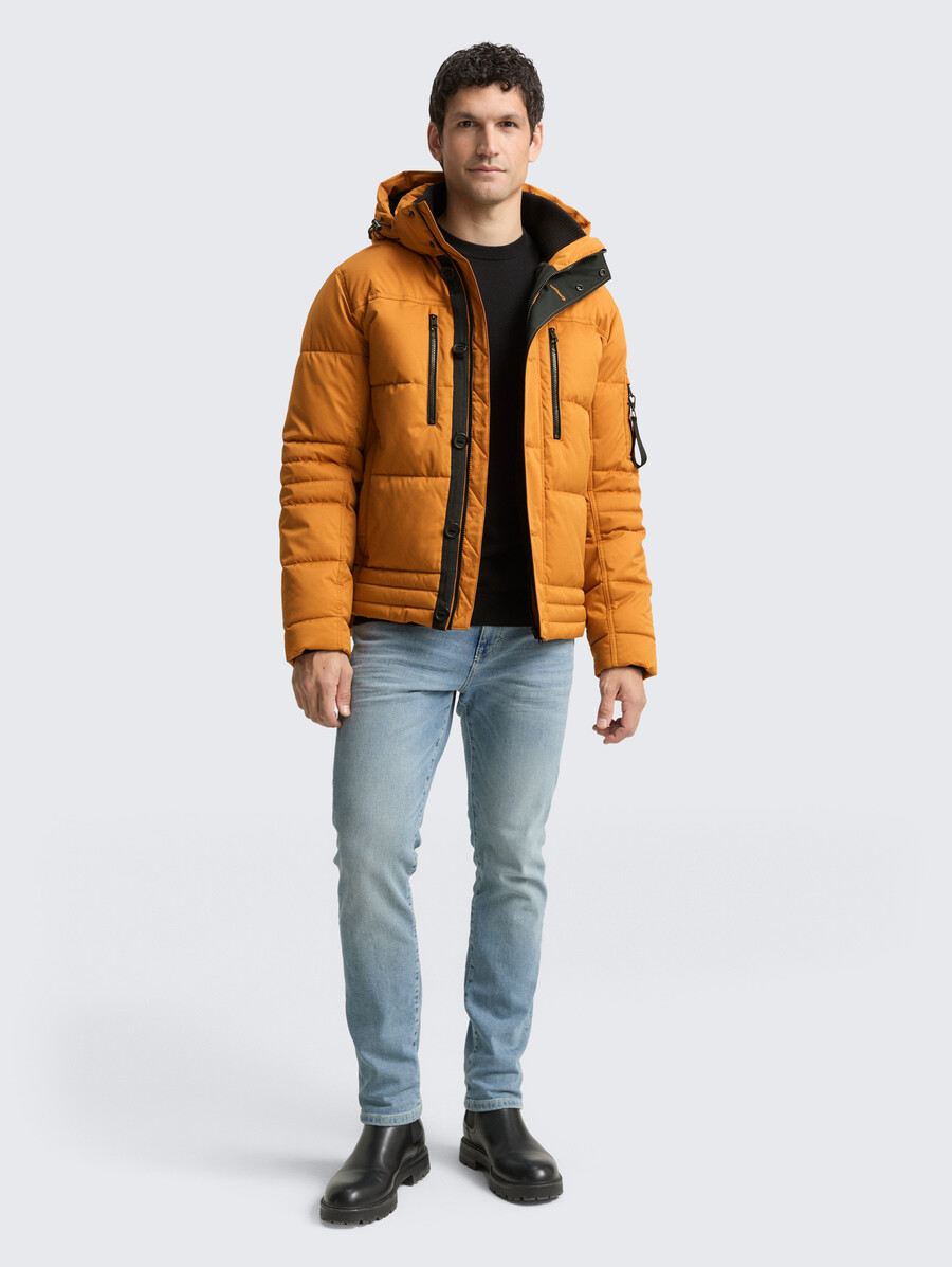 chaqueta acolchada con capucha desmontable