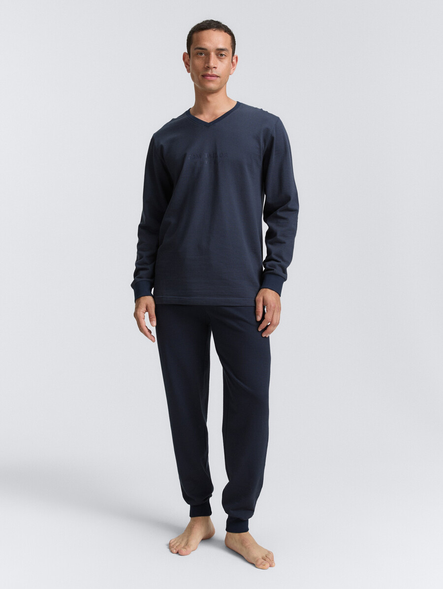 conjunto de pijama con estructura acanalada