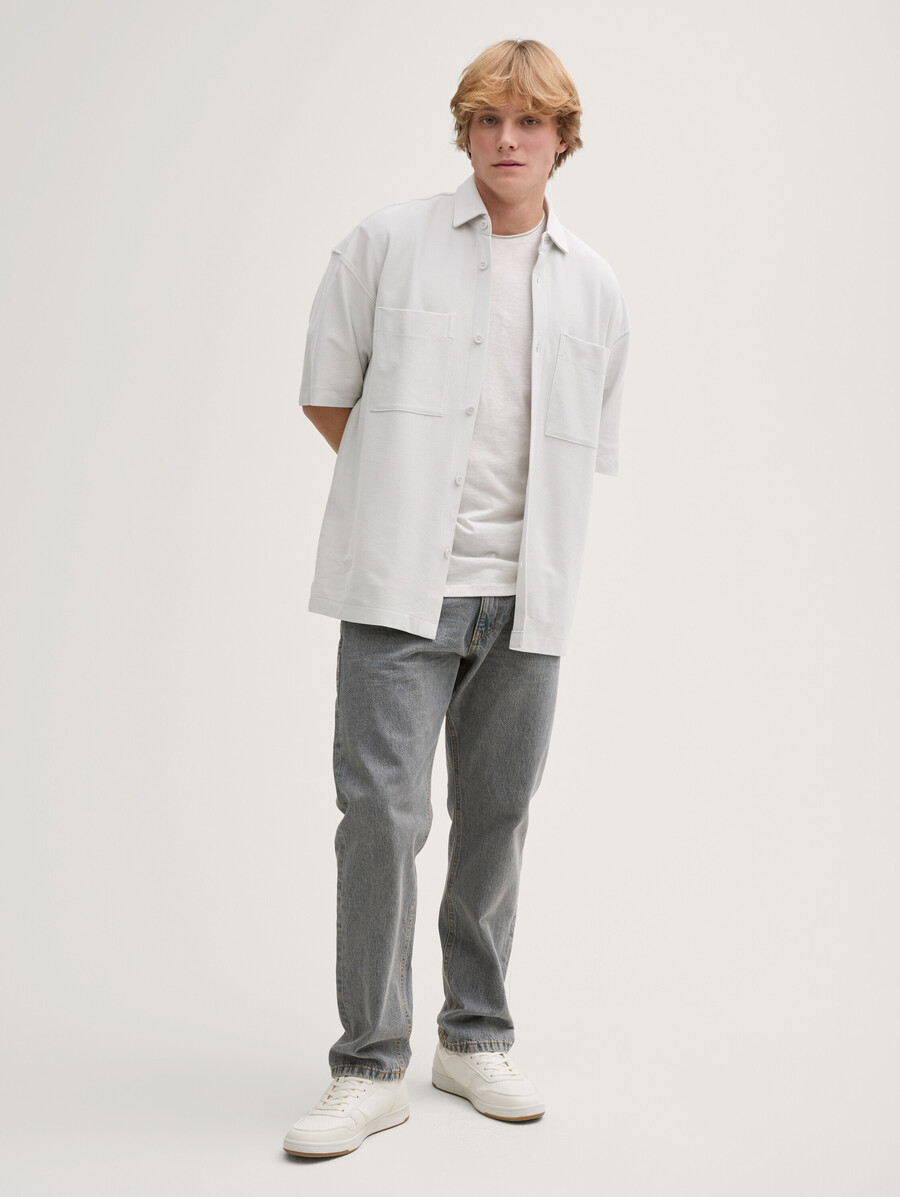 camisa de manga corta de gran tamaño con bolsillos en el pecho