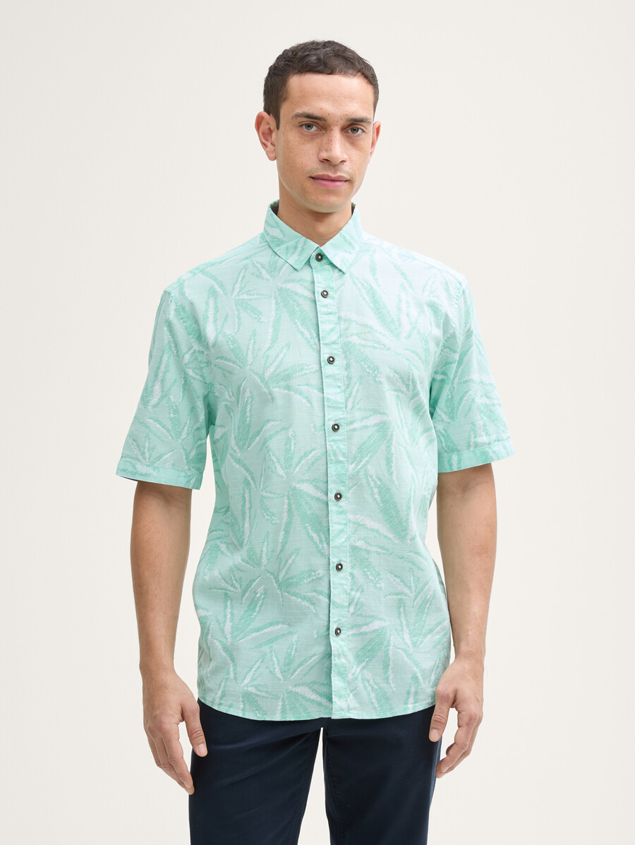 camisa de corte cómodo con estampado de palmeras
