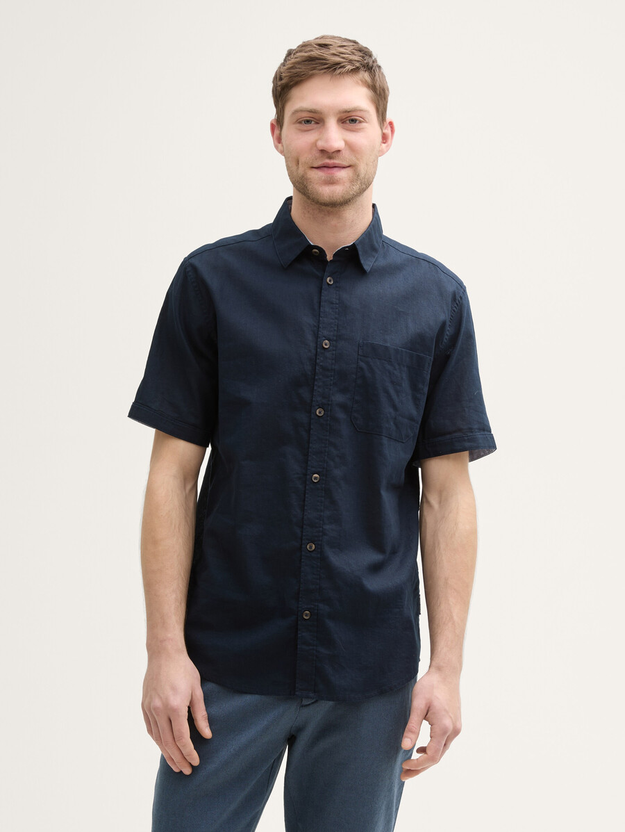 camisa de manga corta de corte regular con contenido de lino