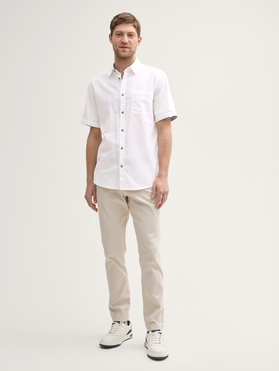 camisa de manga corta de corte regular con contenido de lino