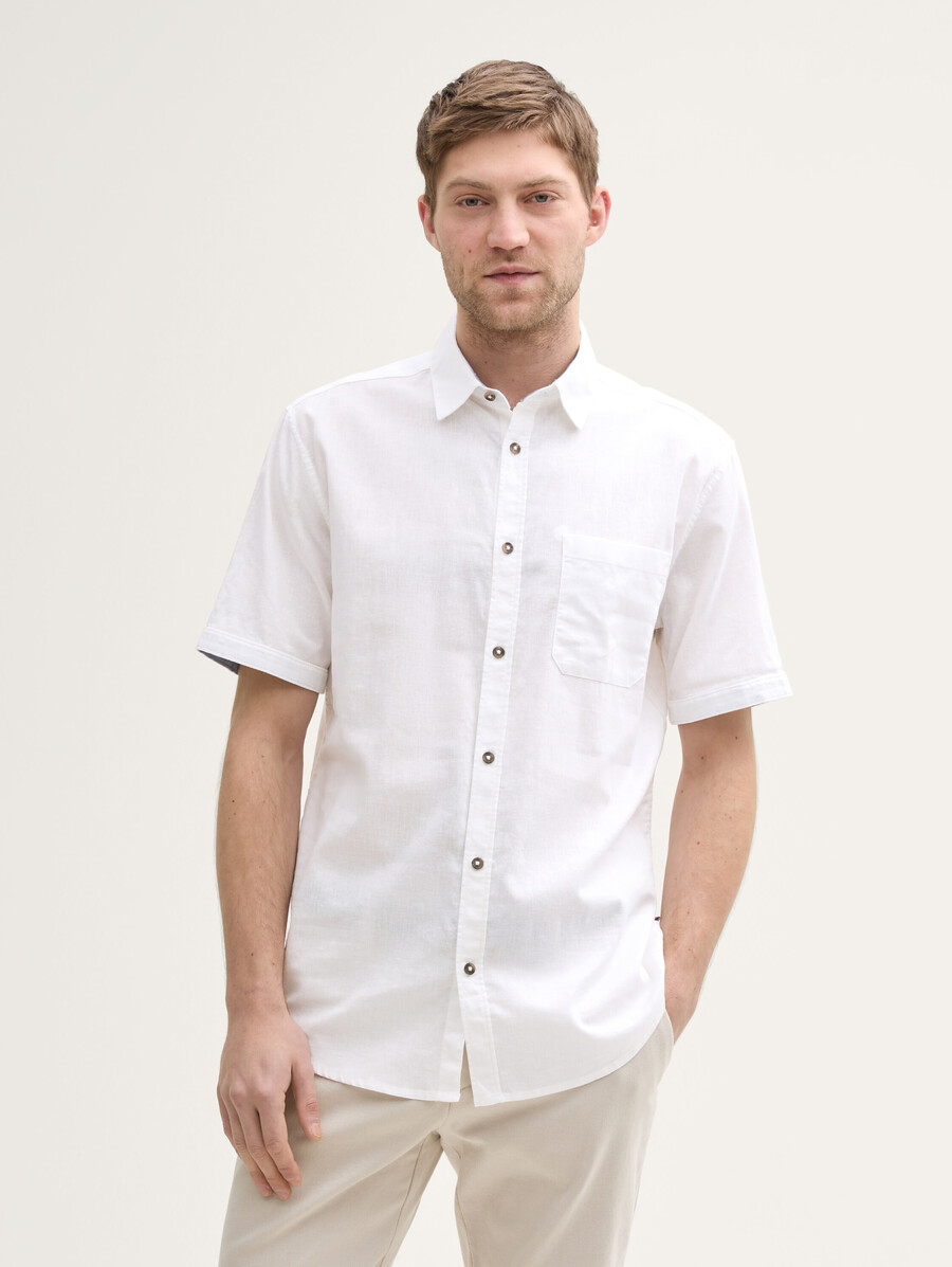 camisa de manga corta de corte regular con contenido de lino