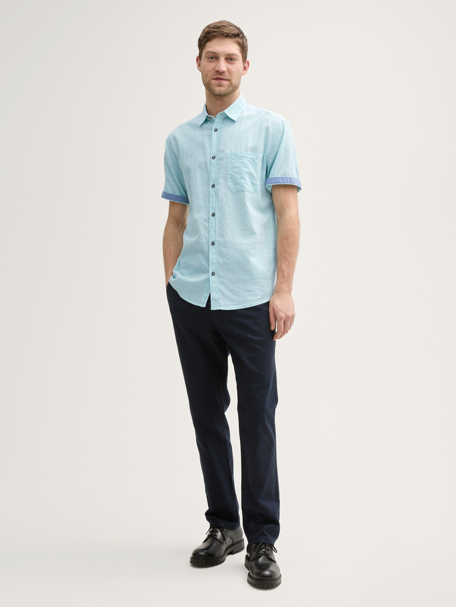camisa de manga corta de corte regular con contenido de lino