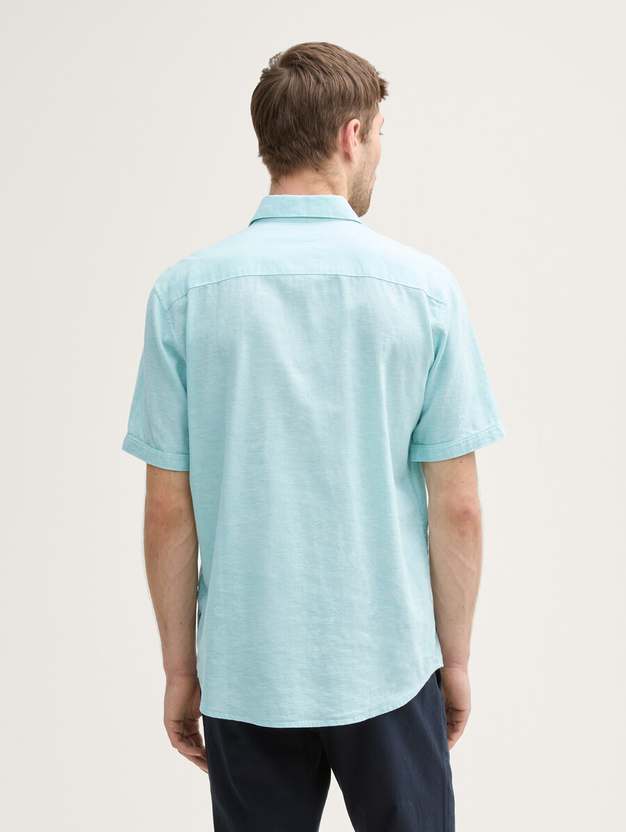 camisa de manga corta de corte regular con contenido de lino