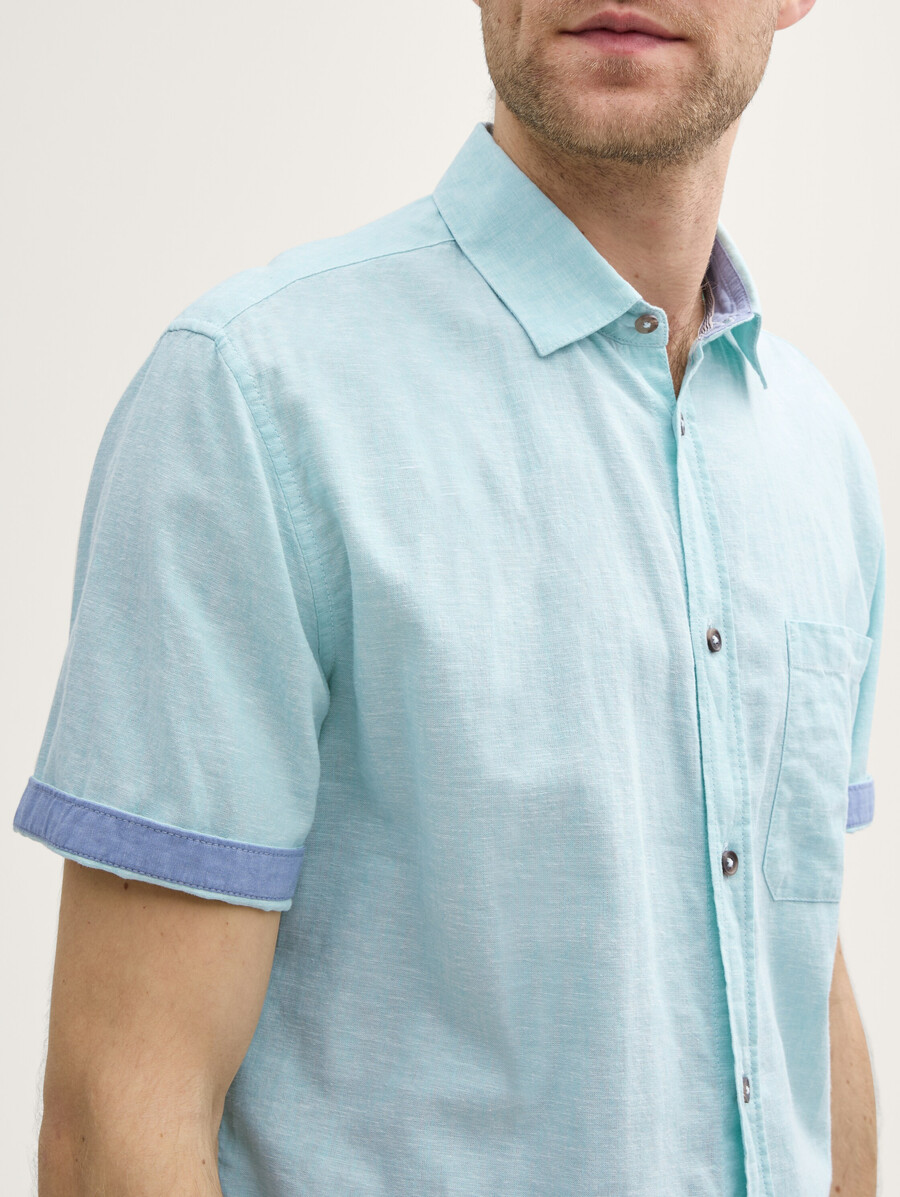 camisa de manga corta de corte regular con contenido de lino