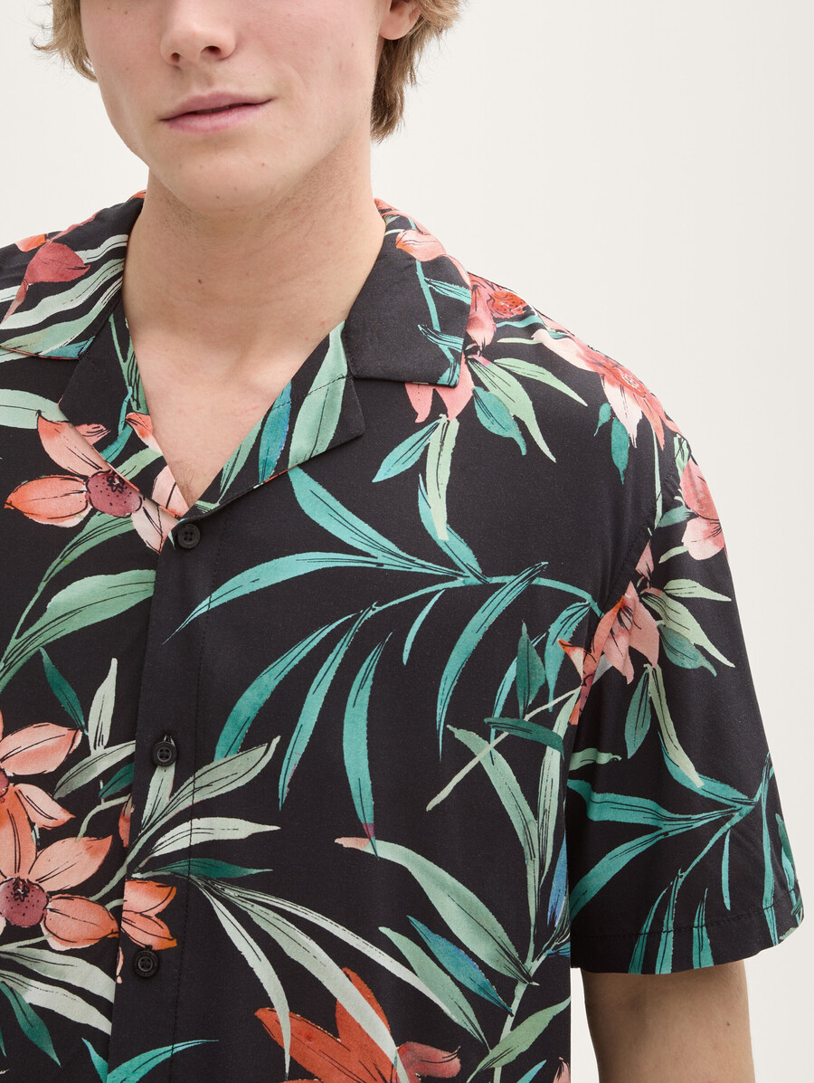 camisa de manga corta de corte relajado con estampado floral