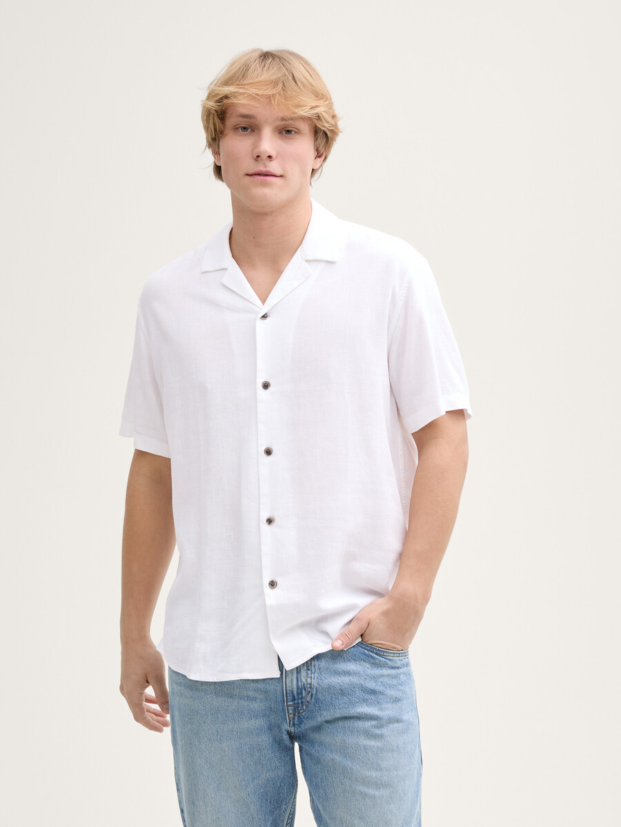 camisa de manga corta de corte relajado con contenido de lino