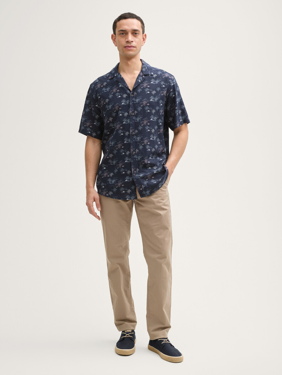 camisa de manga corta de corte regular con contenido de lino