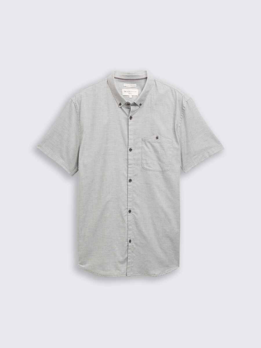 camisa de manga corta de corte regular con bolsillo en el pecho