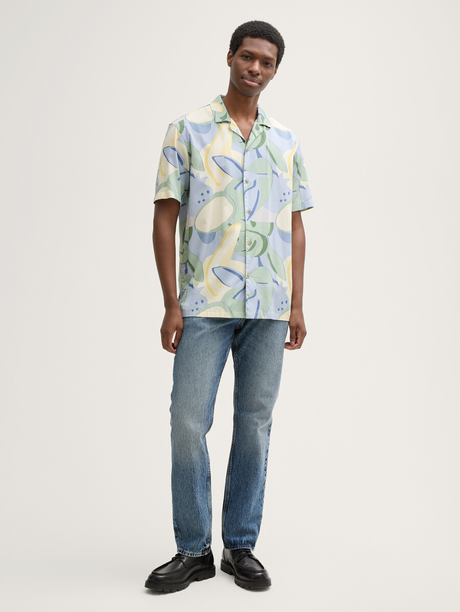 camisa de manga corta de corte relajado con look hawaiano