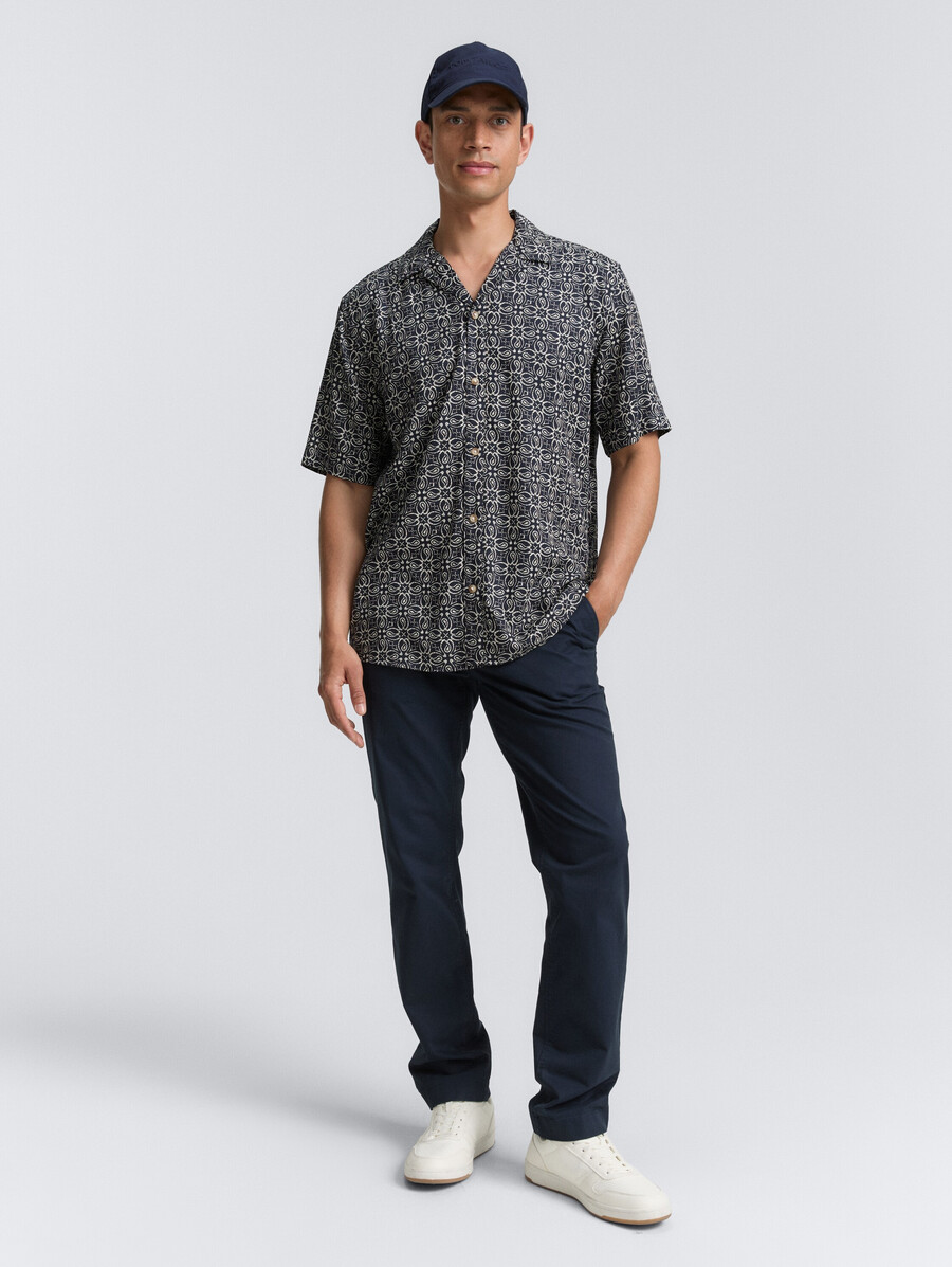 camisa de manga corta de corte cómodo con estilo hawaiano