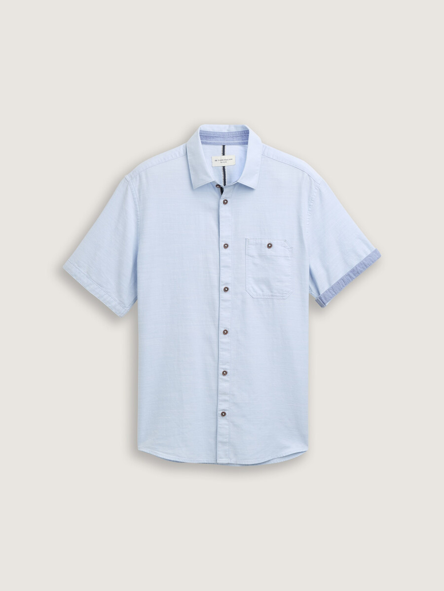 camisa de manga corta de corte regular con bolsillo en el pecho